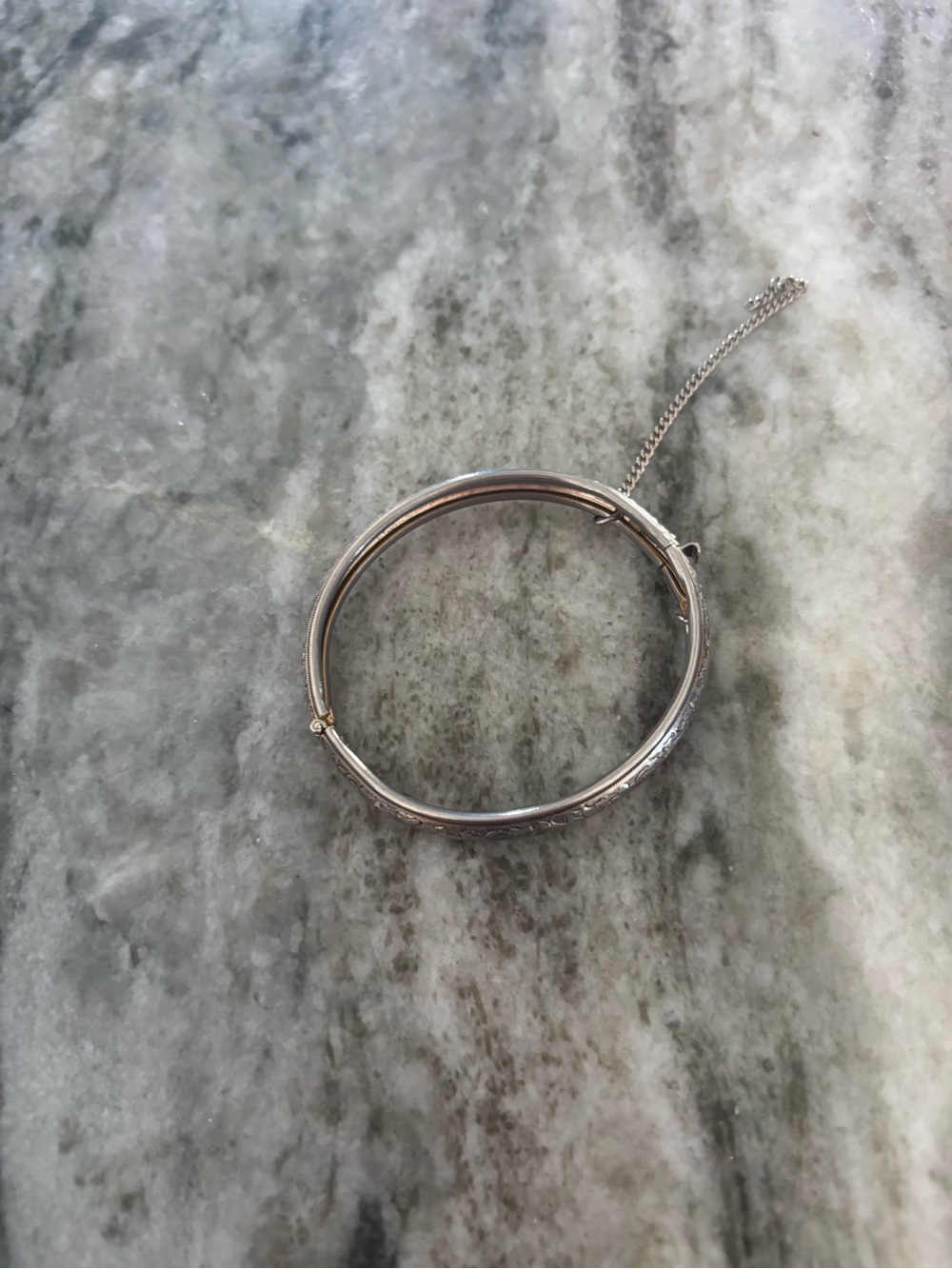 Vintage Silver-Tone Hinged Bangle Bracelet with Safety Chain